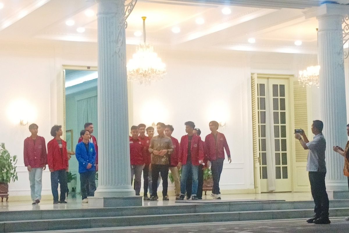 Keluar dari Istana Wapres, 15 Mahasiswa Beri Gibran Tenggat 5×24 Jam Penuhi Tuntutan